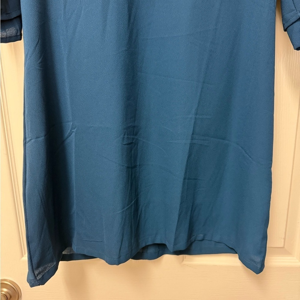 Belongsci NWT Women’s Blue V Neck Bell Sleeve Mini Shift Dress Size S - Picture 4 of 14